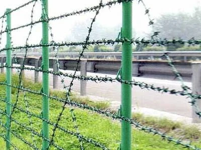 2 point barbed wire