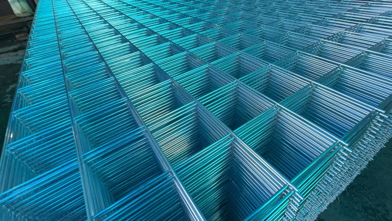 types of metal wire fencing